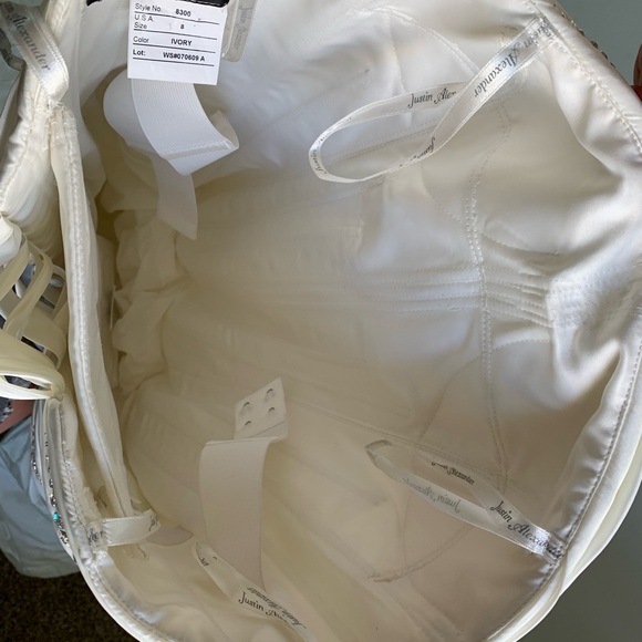 ▶️ justin alexander wedding dress 8 Swarovski crystals lace up back train 8300 - Picture 12 of 16